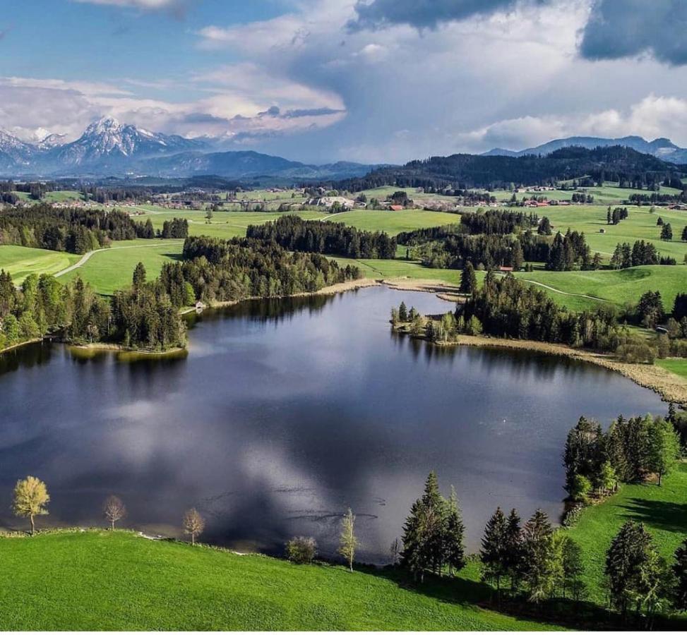 Direkt Am See Mit Bergblick Seeg Exterior photo
